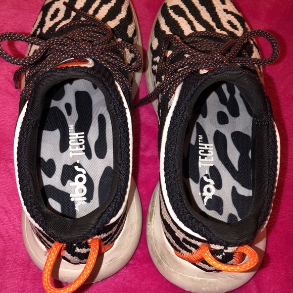 Snibbs Orbit Snow Leopard Sneakers - Picture 4 of 7